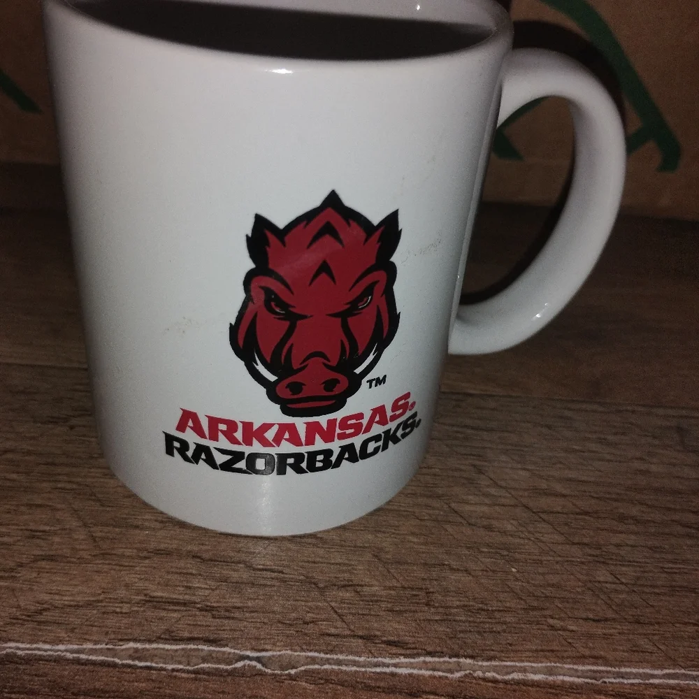Arkansas Razorbacks Mugs!‎ Set of 2!!!